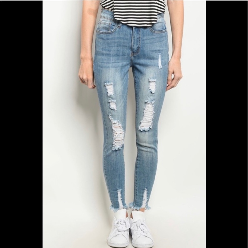 🎉🎉LAST 1 🎉🎉 Distressed Skinny Jeans Frayed - Picture 3 of 4